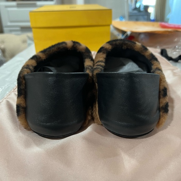 WOMENS FENDI SHEARLING NAPPA Monogram Slippers Size 39 - Picture 11 of 16